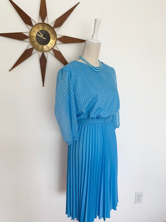 Vintage 1970s Sky Blue Polyester Blouson Midi Dre… - image 3