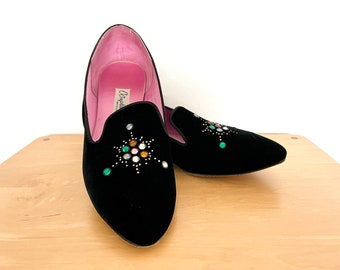 Vintage 1960s Black Velvet Slipper Flats with Starburst Rhinestone Design by Oomphies, Holiday Shoes, Velvet Loafers, Opera Pump Style, 8