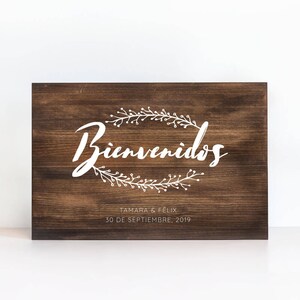 Gepersonaliseerd houten bord "Floral Welcome Twigs"