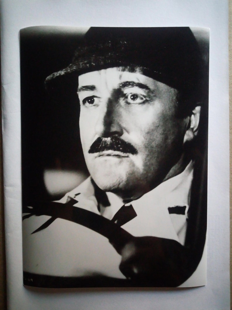 18 x 13 cm 3 original photos of the actor Peter Sellers of various films of the 80s Very rare images