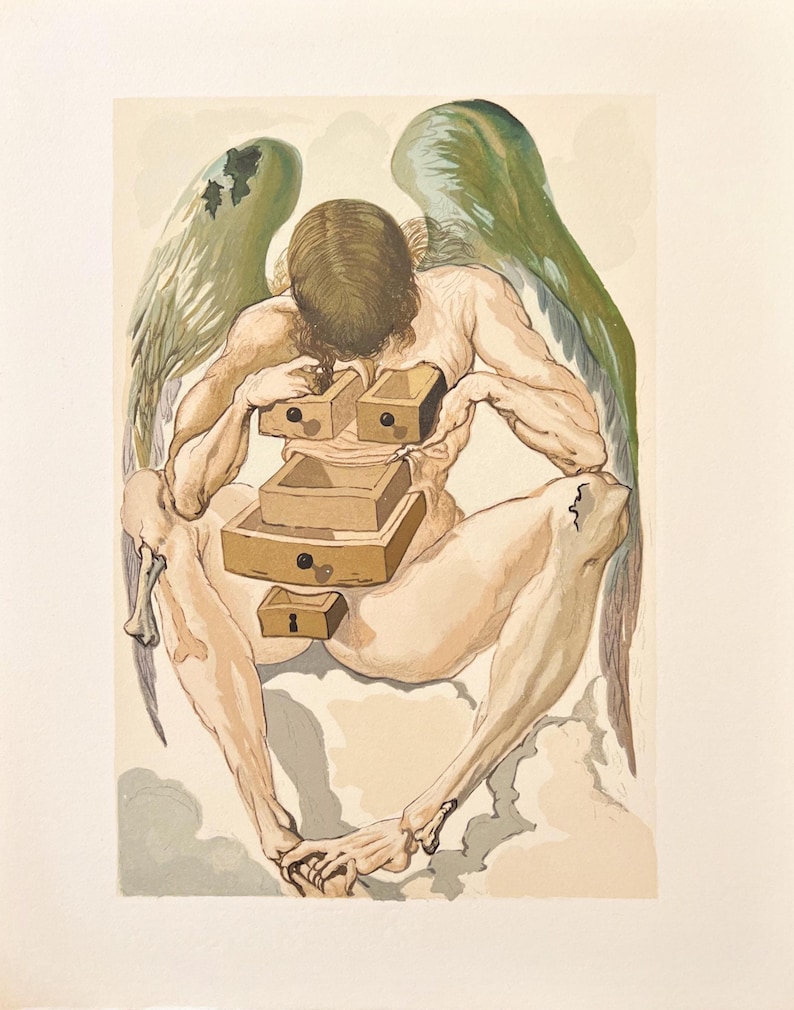 Puede incluir: Ilustraci&oacute;n art&iacute;stica de una figura con alas de &aacute;ngel y un cuerpo humano, con varios peque&ntilde;os cajones de madera en lugar del pecho y el abdomen. La figura est&aacute; sentada, con un tono de piel neutro, y las alas son verdes y grises.