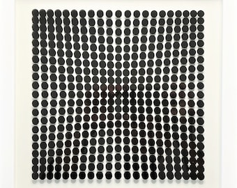 Victor Vasarely - Zwei überlappende Siebdrucke, einer auf Karton, der andere auf transparenter Folie erzeugen den kinetischen Effekt.