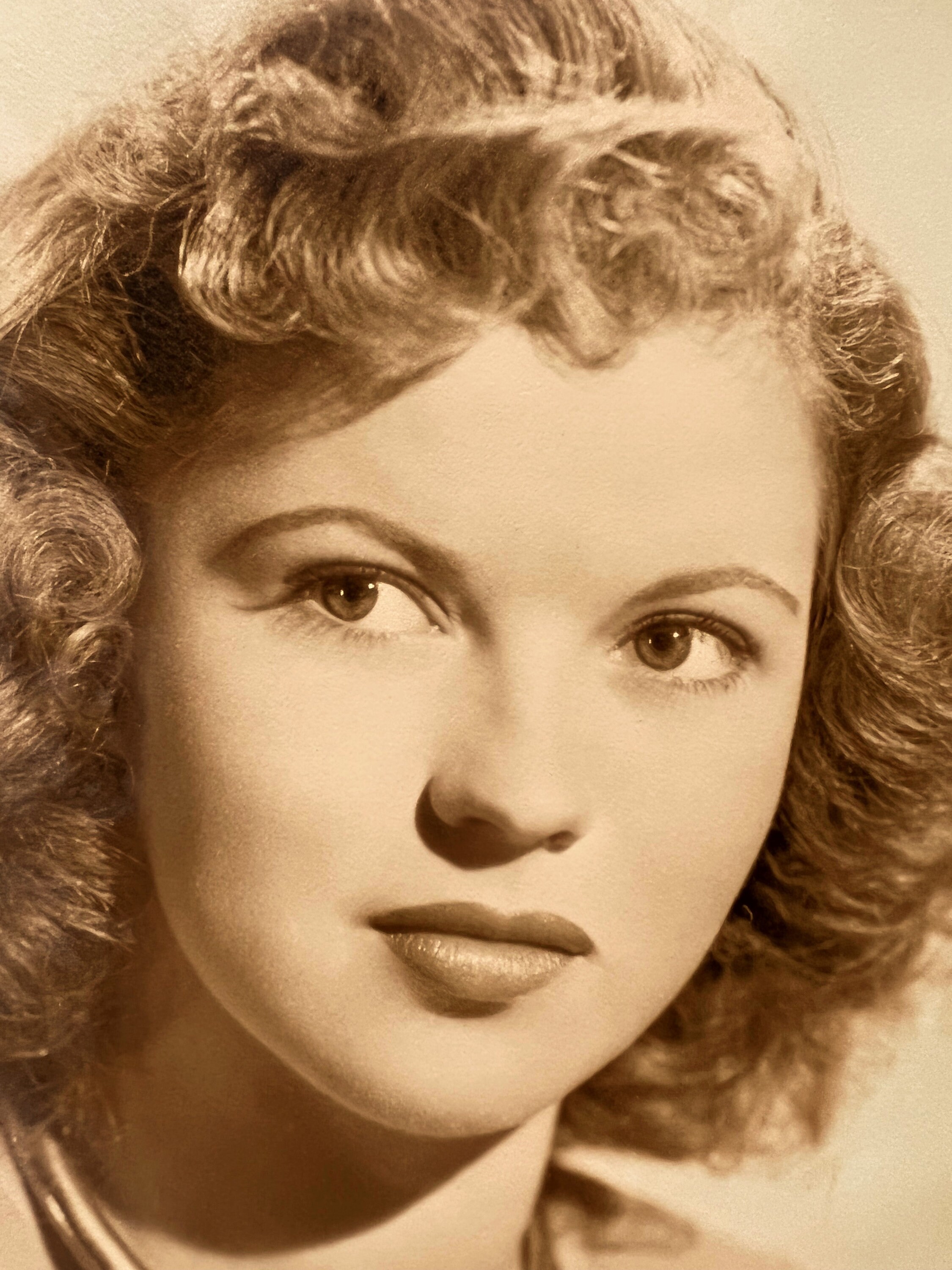 シャーリー テンプル - オリジナル署名入り写真 - 1945 年 - ユニーク