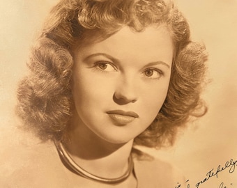 Shirley Temple - Original Signed photograph - 1945 - Unique specimen