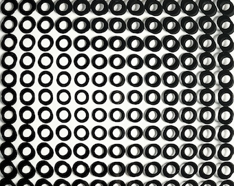 Victor Vasarely - Zwei überlappende Siebdrucke, einer auf Karton, der andere auf transparenter Folie erzeugen den kinetischen Effekt.