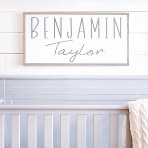 Framed Wood Nursery Name Sign: Personalized Baby Room Decor bild 5
