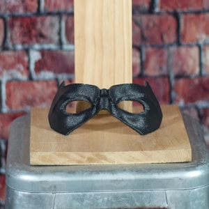 Flexible Mask or Domino