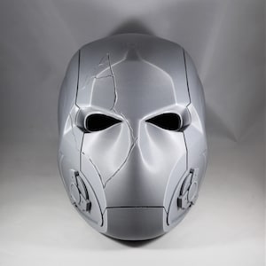 Rotkapuze Helm Titanen
