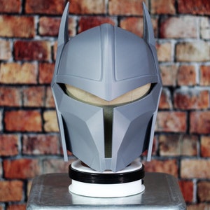 Bat-o-lorian Helm