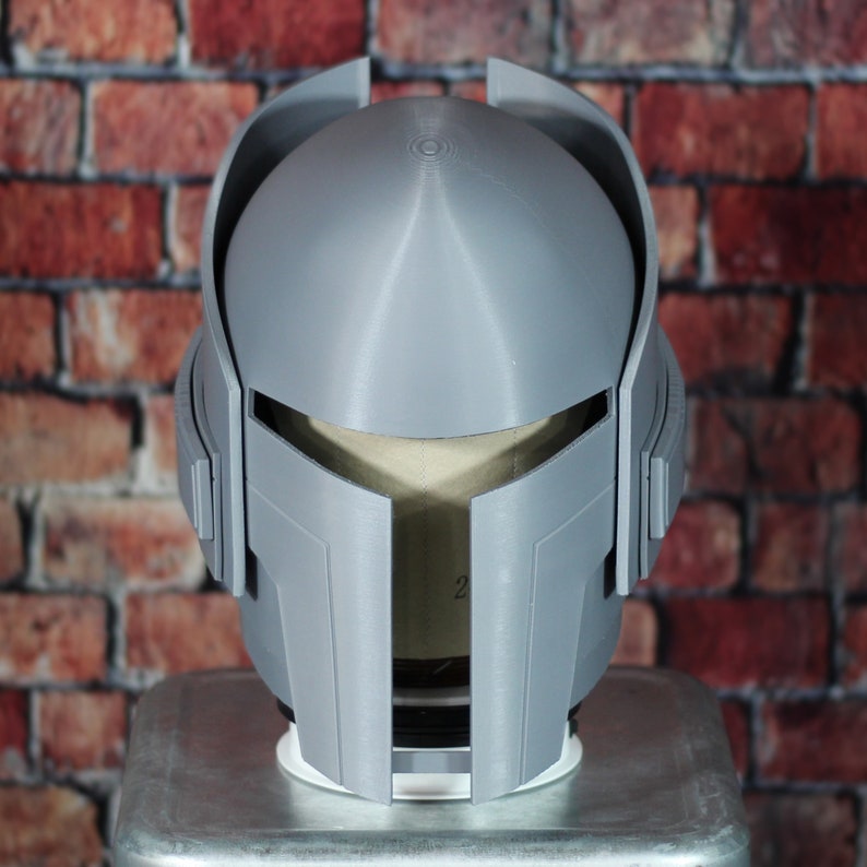 Charismatic Mando Helmet image 1