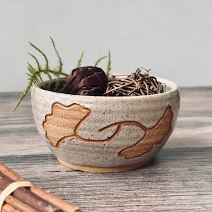 Beige Ginkgo Bowl / Stoneware Soup Bowl / Beige Ceramic Snack Bowl / Handmade Bowl / Wheel Thrown Pottery Gift