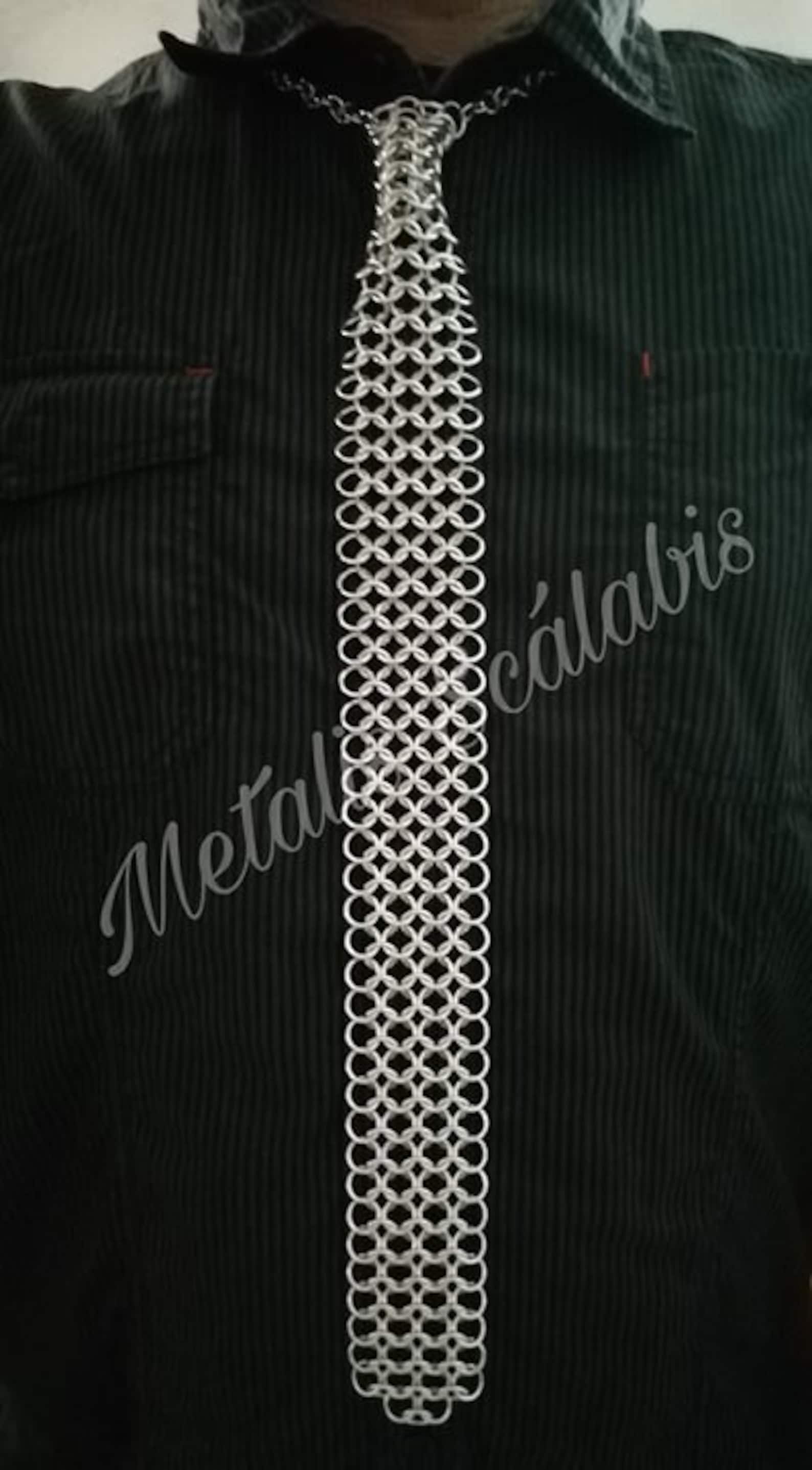 chain necktie