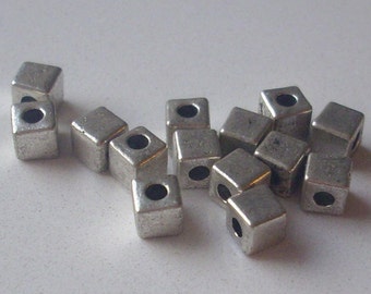 10 Metall Füllung Perlen - 4 mm - tibetischen Stil Spacer Perlen