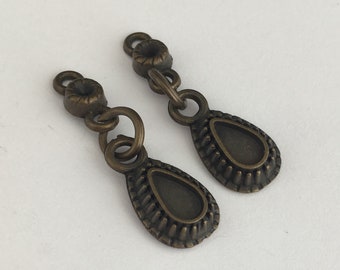 Lot de 2 pendentifs bronze