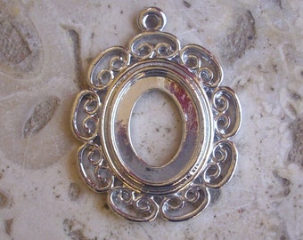 Pendant - flatback metal frame