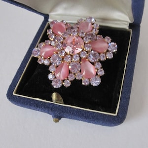 Pink and lilac rhinestones on gold-plated Vintage Brooch pin - Stunning Beautiful
