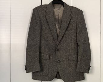 Mens Wool Sport Coat Size 40R / Vintage WFF Farah Sport Coat / Gray Herringbone / Mens Sport Jacket / Mens Blazer / Excellent Condition