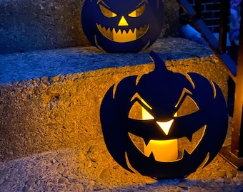 Vrijstaande metalen jack-o-lanterns, Halloween-decor, metalen pompoenen, herfstportiek, kandelaar, spookachtig, rustiek, spookhuis