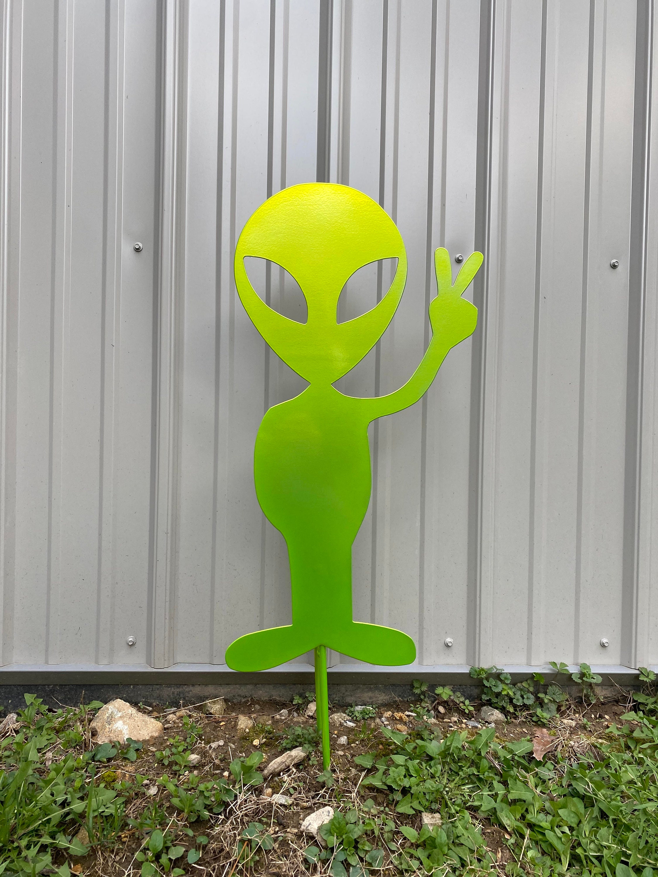 Estaca de jardín alienígena, arte de metal / Extraterrestre / Arte de jardín / Césped y jardín / Halloween /