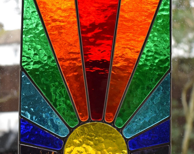 Vitrail Rainbow Sunburst Sunrise Sunset Rainbow Stained Glass Suncatcher Panel Fait à la main en Angleterre