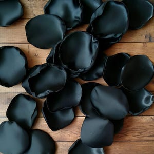 Black custom rose petals for wedding decor, scatter petals for table centerpieces, flowers for flower girl baskets, party supplies and gifts