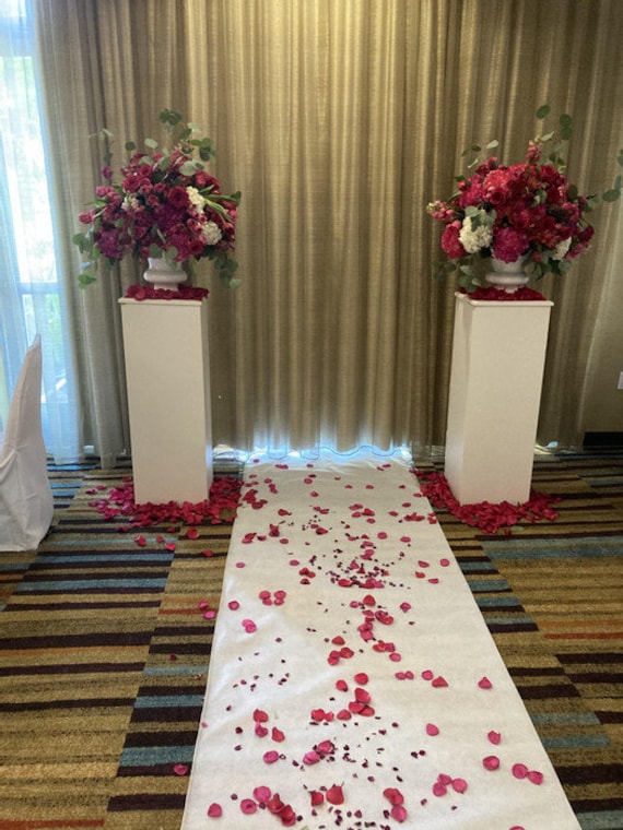 wedding decorations, Red and Black rose petals, 30th birthday, bridal  shower decor, wedding decor toss, flower girl basket, aisle runner by  Wedding Decor Garden