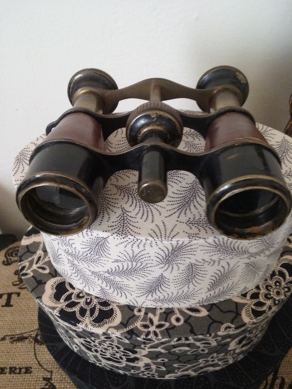 Vintage French Opera Glasses - image 2