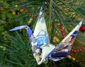 Adorno de origami: adorno navideño único de grulla de origami adornado con cristales brillantes, en tonos azules y beige. Se entrega en caja de regalo. #A2HGxm