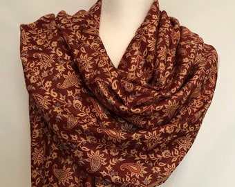 Pashmina sjaal in rood en beige. Authentieke Indiase sjaal van hoogwaardige zachte viscose. Omkeerbare omslagdoek. Perfect cadeau