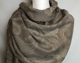 Shawl handmade of pure soft Wool in classic tones of Beige and light Brown. Authentic Indian Scarf. Unisex Reversible Wrap. UNIQUE PIECE