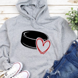 Sweat-shirt à capuche hockey, chemise de maman de hockey, chemises de vie de maman, sweat-shirt de hockey pour maman, cadeau de fête des mères, cadeau de Noël, chemises de hockey