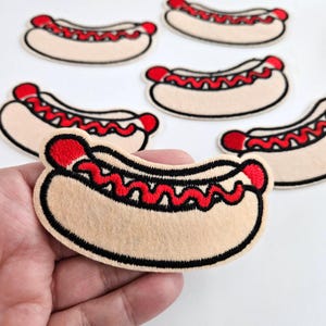 Hot Dog Patch, Polse Fast Food Iron on Patch, Sausage Ketchup Sandwich Embroidered Applique trendy Patches 9 cm