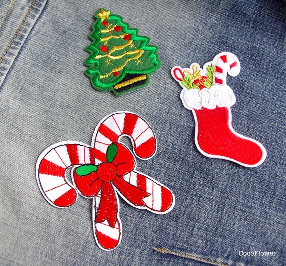 1 1//2/" x 1 7//8/" Christmas Santa Bear Presents on Wagon Embroidery Patch
