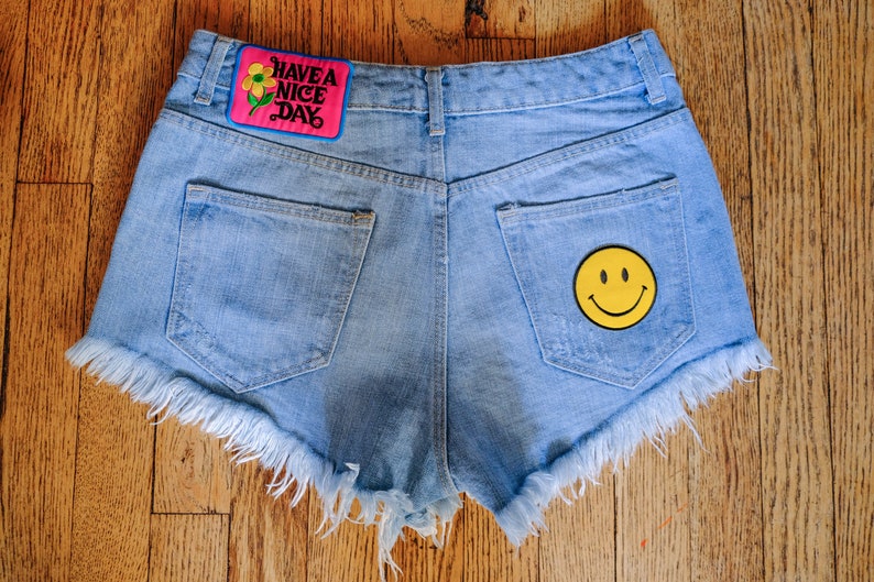 low rise levi shorts