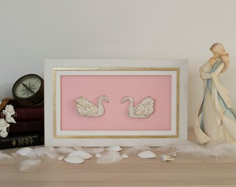 Arte de pared 3D de pareja de cisnes, regalo de San Valentín rosa (19 x 31 cm)