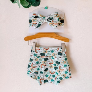 St. Patrick’s Day Bummie Set - Shamrock Bummies - Bow and Bummie Set - Baby Girl - St. Patrick’s Day Outfit - Cake smash outfit girl