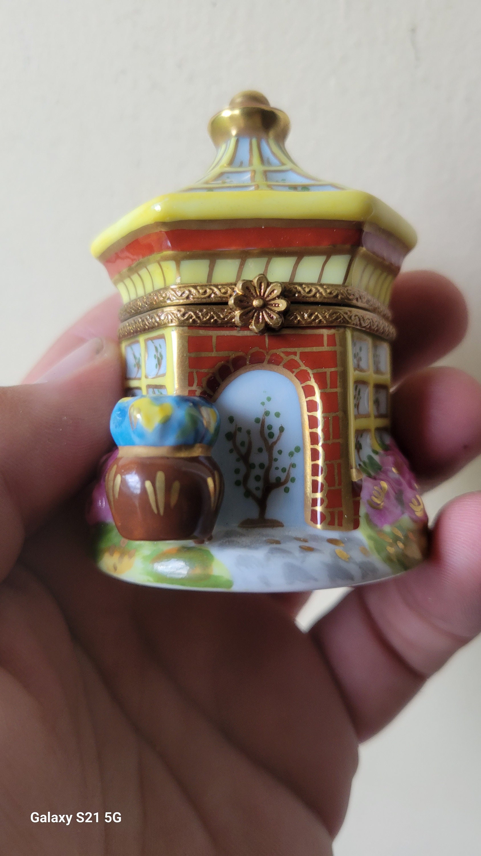 Petite Théière pour vitrine objet miniature- Limoges France 10 cm de haut  - Label Emmaüs
