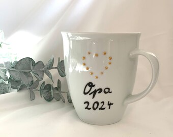 Große ,Opa 2025' Porzellantasse, personalisierbar und spülmaschinenfest, Tasse für werdenden Opa, Schwangerschaft verkünden