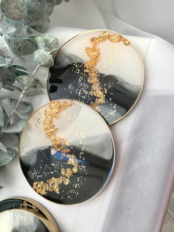 今週の新着アイテム Resin Coasters Two-tone in Black and White With Gold Flakes ダーツ