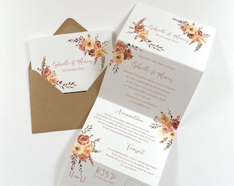 Ejemplo de invitación de boda de lujo en formato tríptico en color rosa oxidado, tamaño A6