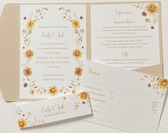 Ejemplo de invitación de boda de lujo con diseño de girasoles bohemios de 5x7, con bolsillo desplegable y banda para el ombligo o sello de cera de girasol para una boda rústica en color neutro/kraft.