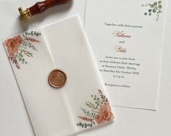 Muestra impresa y doblada lista para envolver/cubierta de vitela de 5 x 7 para invitaciones de boda hechas a mano - Rosa naranja quemada y eucalipto