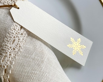 Paquete de 6, 9 o 12 etiquetas de regalo/identificación navideñas con diseño de copo de nieve estampado en caliente y cinta dorada