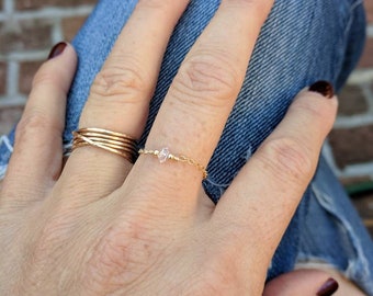Sierlijke herkimerring. Diamanten kettingring. Minimalistische ring. Eenvoudige diamanten ring. Sierlijke gouden ring. Sierlijke zilveren ring.  Sierlijke roségouden ring