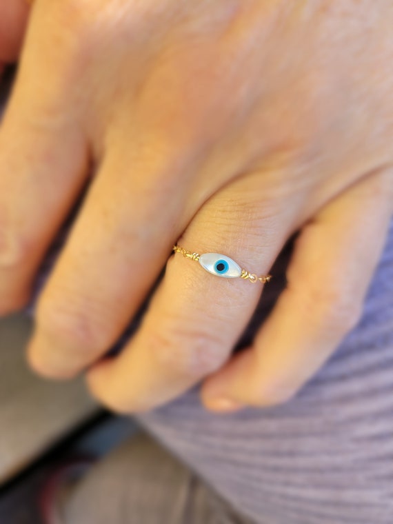 Evil eye ring.  Dainty chain ring. Minimalist ring. Gold evil eye ring. Silver evil eye ring. Rose gold evil eye ring