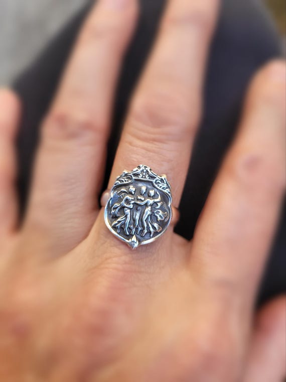 3 graces ring. Sterling silver art nouveau ring.  Empire ring.  Coin ring