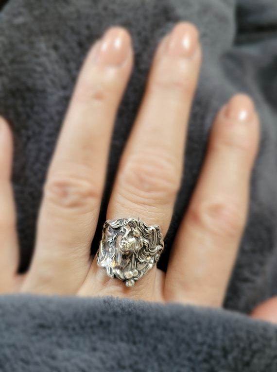 Stunning art nouveau woman ring. Sterling silver woman ring.