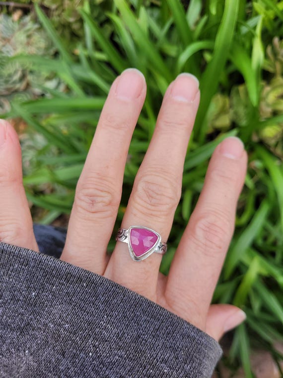 Pink sapphire triangle ring. Sterling silver pink gemstone ring. Hot pink ring