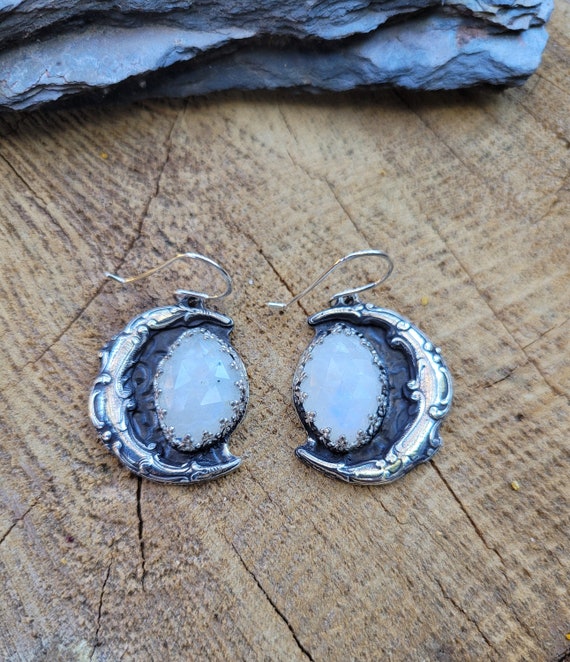 Art nouveau moon and moonstone earrings.  Sterling silver crescent moon earrings. Moonstone  Rainbow earrings