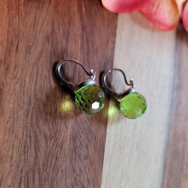 Peridot Quarz Rund facettierte Eleganz in Roségold, Gold und Sterling Silber